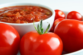 Salsa van tomaat met een pittige tint