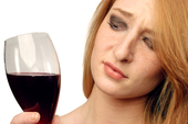 De basis van wijn proeven, draaien, ruiken, sippen, spugen