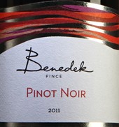 Levendige rode wijn Benedek Pinot Noir 2011